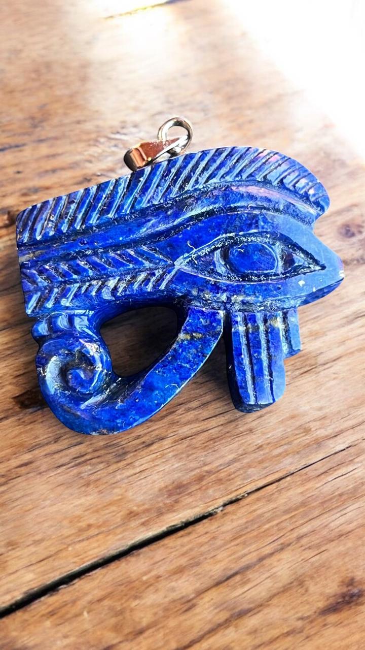 Horus Vision – قلادة عين لازوردية بسلسلة فضية
